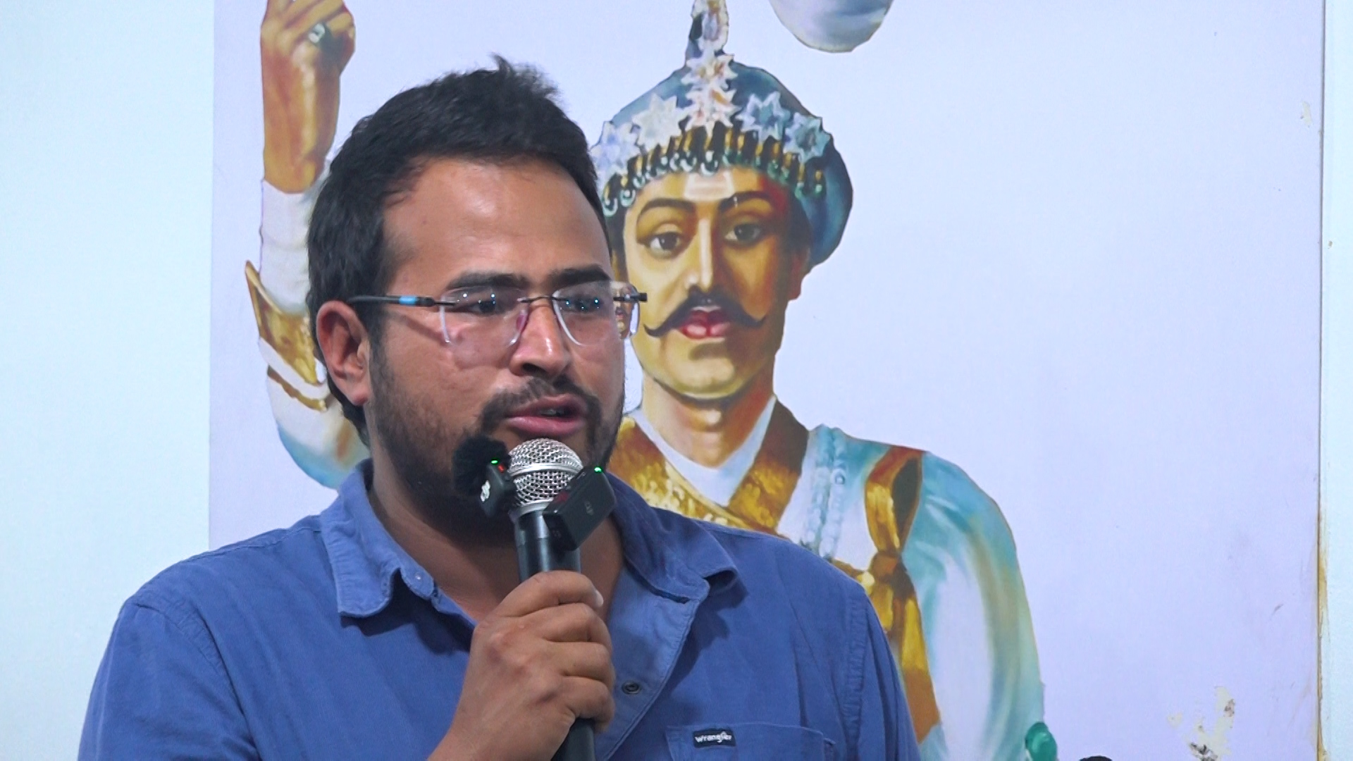 पार्टीभित्रको फरक विचारलाई सम्मान गर्न नसके तानाशाही प्रवृत्ति बढ्छ :सांसद शाही