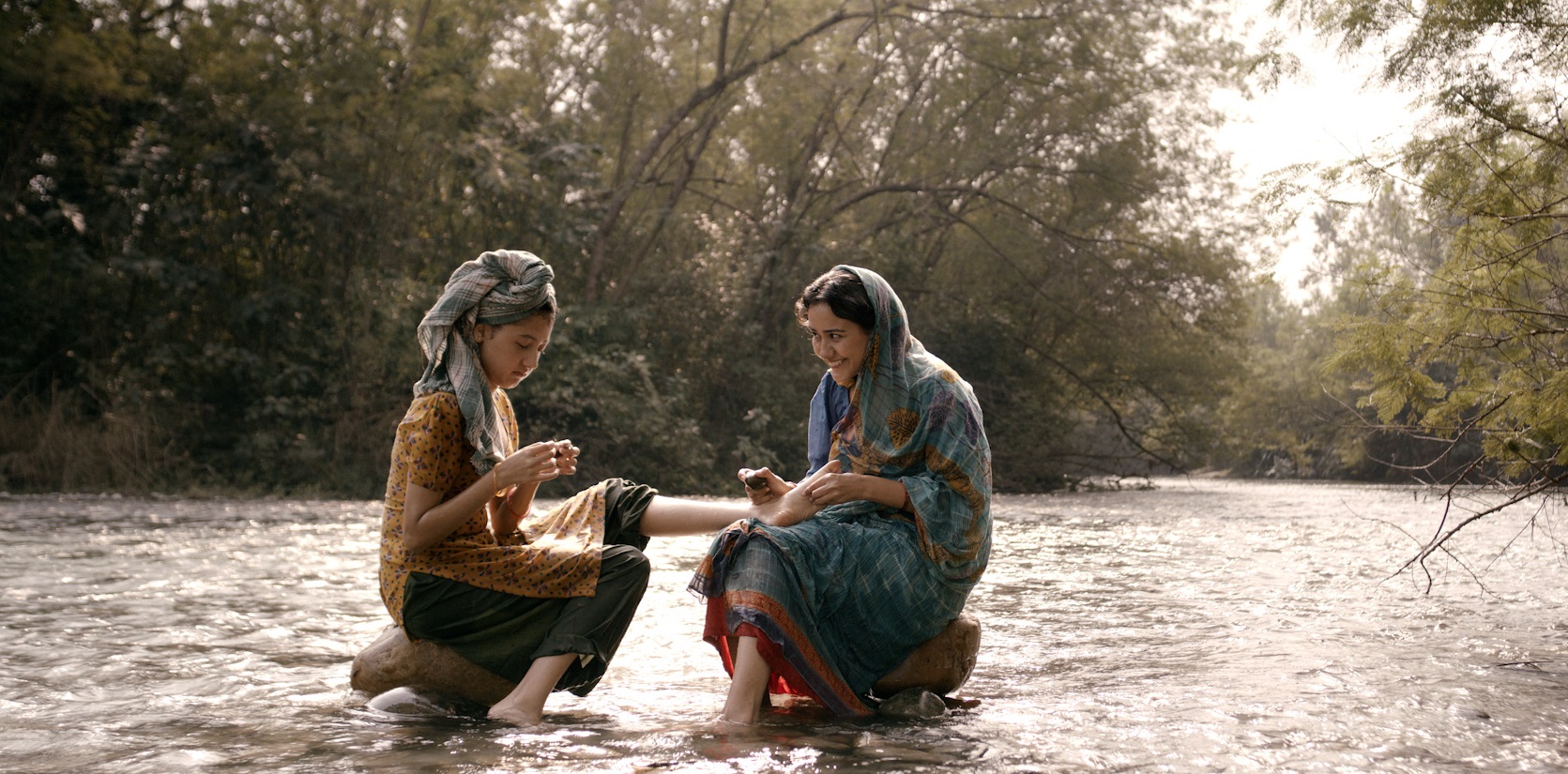 ‘लालीबजार’ को दोस्रो गीत ‘मिठो संसार' का कुरा गर्दै स्वस्तिमा र जेन्जी प्रशंसा